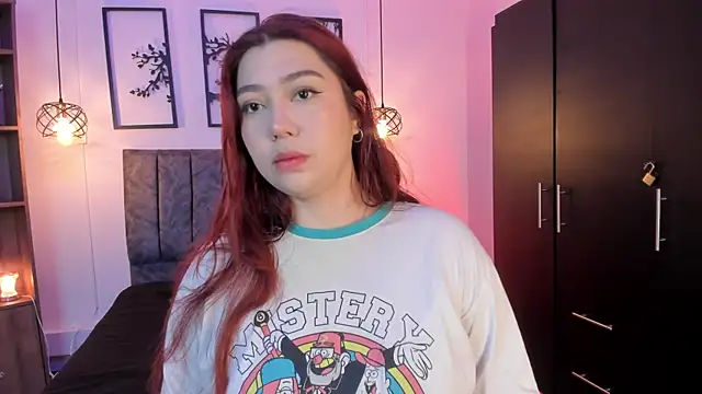 Snapshot of Andy_and_emma chatting on January 30, 2025, 12:37 pm Andy and emma online show from January 30, 2025, 12:37 pm