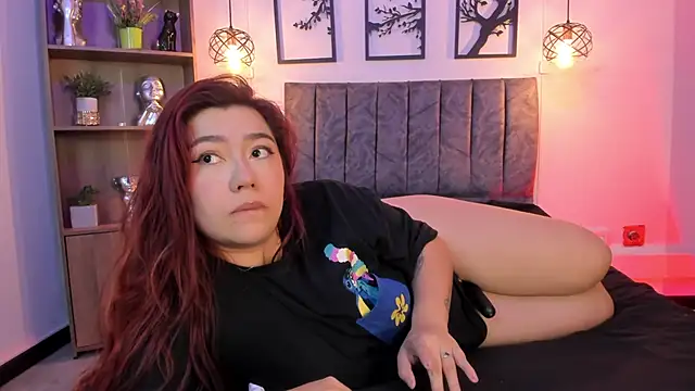 Snapshot of Andy_and_emma chatting on February 1, 2025, 3:50 pm Andy and emma online show from February 1, 2025, 3:50 pm