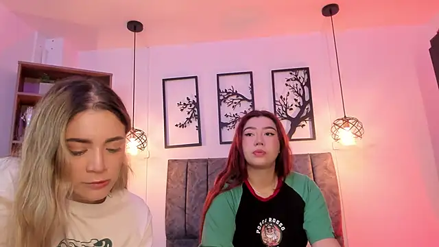 Snapshot of Andy_and_emma chatting on February 2, 2025, 12:46 pm Andy and emma online show from February 2, 2025, 12:46 pm