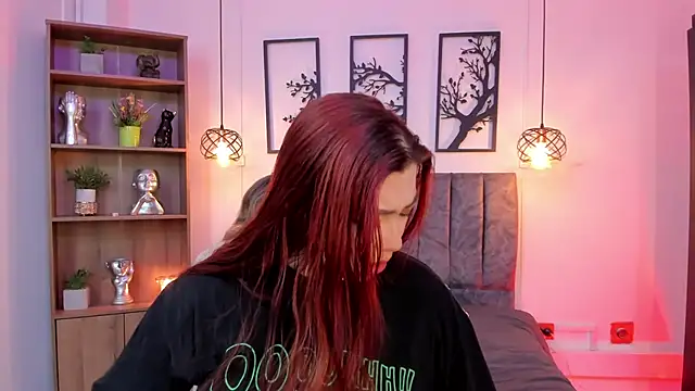 Snapshot of Andy_and_emma chatting on February 3, 2025, 12:47 pm Andy and emma online show from February 3, 2025, 12:47 pm