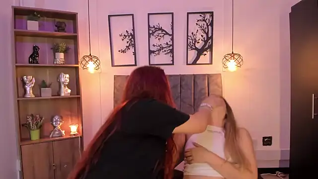 Snapshot of Andy_and_emma chatting on February 9, 2025, 12:52 pm Andy and emma online show from February 9, 2025, 12:52 pm