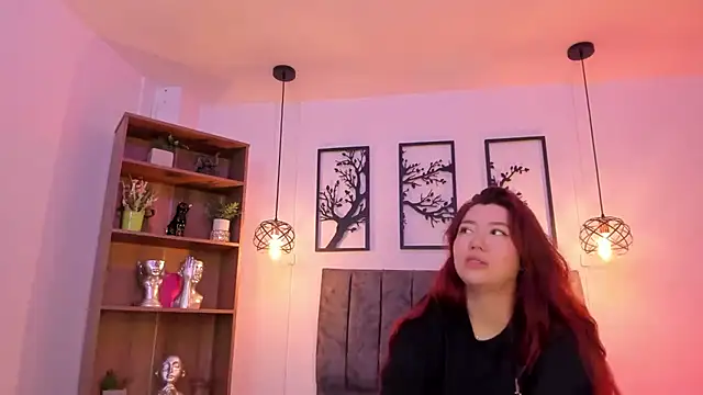 Snapshot of Andy_and_emma chatting on March 14, 2025, 12:40 pm Andy and emma online show from March 14, 2025, 12:40 pm