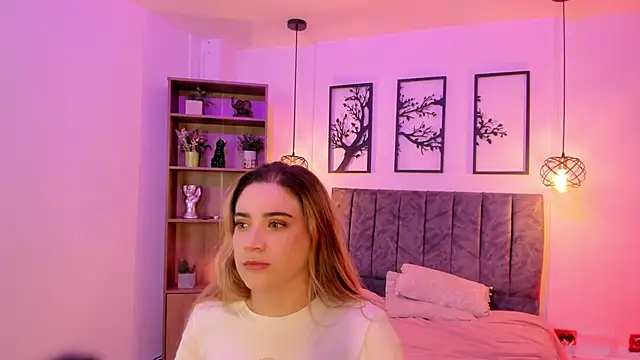 Snapshot of Andy_and_emma chatting on March 15, 2025, 12:34 pm Andy and emma online show from March 15, 2025, 12:34 pm