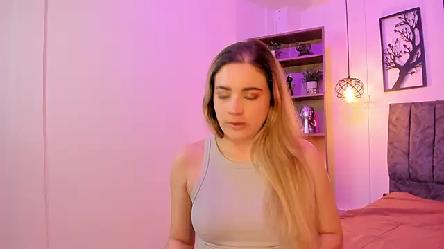 Snapshot of Andy_and_emma chatting on March 16, 2025, 12:33 pm Andy and emma online show from March 16, 2025, 12:33 pm