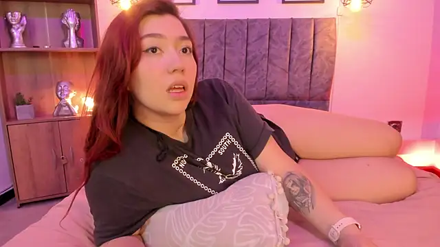 Snapshot of Andy_and_emma chatting on March 17, 2025, 4:11 pm Andy and emma online show from March 17, 2025, 4:11 pm