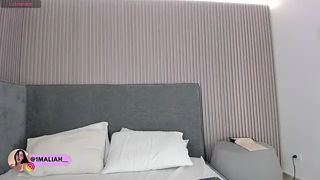 Dasha-b online show from December 1, 2025, 7:30 pm