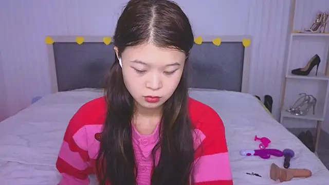 Tina Kim  online show from February 6, 2025, 7:45 am