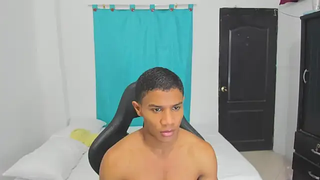 Snapshot of corzoethan chatting on September 20, 2025, 11:06 pm corzoethan online show from September 20, 2025, 11:06 pm