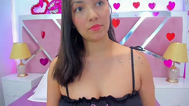 NinnaVous online show from March 5, 2025, 8:00 pm