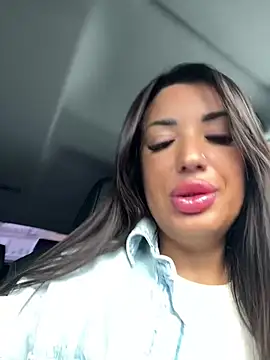 Snapshot of RuslanaXX chatting on March 22, 2026, 3:32 am RuslanaXX online show from March 22, 2026, 3:32 am