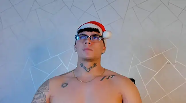Snapshot of NoahhBrown chatting on December 5, 2024, 10:12 am NoahhBrown online show from December 5, 2024, 10:12 am