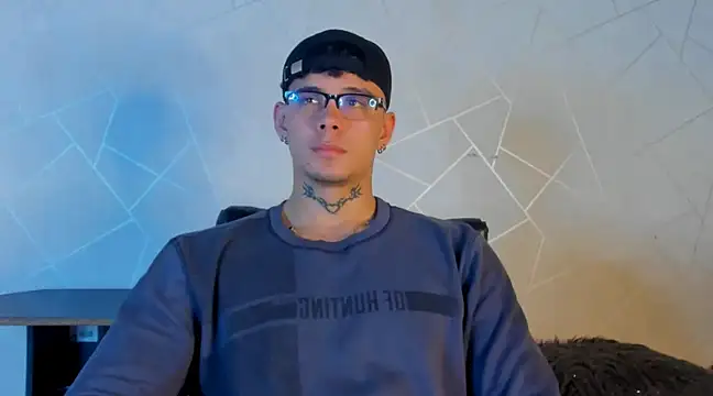 Snapshot of NoahhBrown chatting on December 10, 2024, 3:09 am NoahhBrown online show from December 10, 2024, 3:09 am