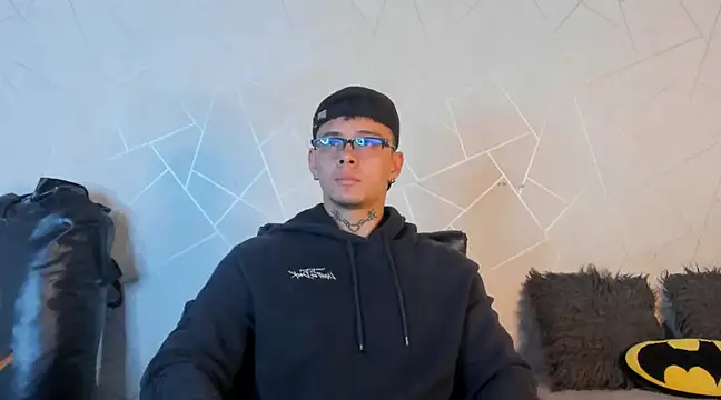 Snapshot of NoahhBrown chatting on December 20, 2024, 3:25 am NoahhBrown online show from December 20, 2024, 3:25 am