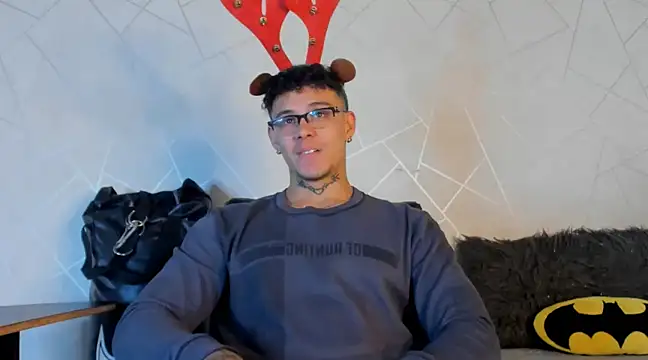 Snapshot of NoahhBrown chatting on December 27, 2024, 3:42 am NoahhBrown online show from December 27, 2024, 3:42 am