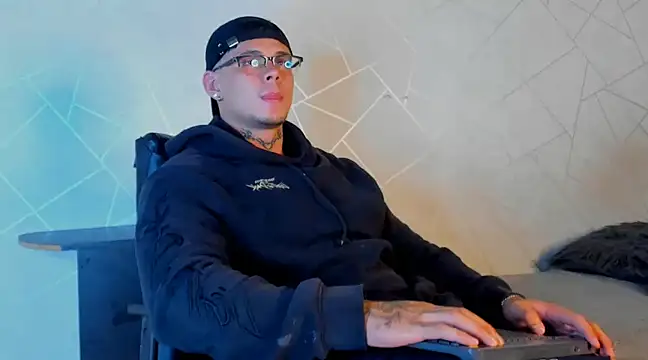 Snapshot of NoahhBrown chatting on January 18, 2025, 3:20 am NoahhBrown online show from January 18, 2025, 3:20 am