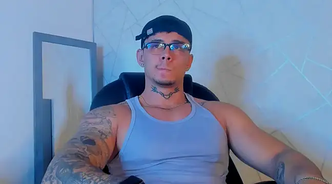 Snapshot of NoahhBrown chatting on February 13, 2025, 3:18 am NoahhBrown online show from February 13, 2025, 3:18 am