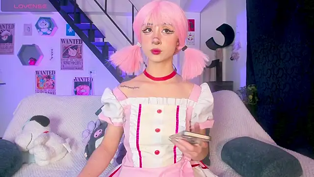 Snapshot of MonxxsLove chatting on February 11, 2026, 4:39 am MonxxsLove online show from February 11, 2026, 4:39 am