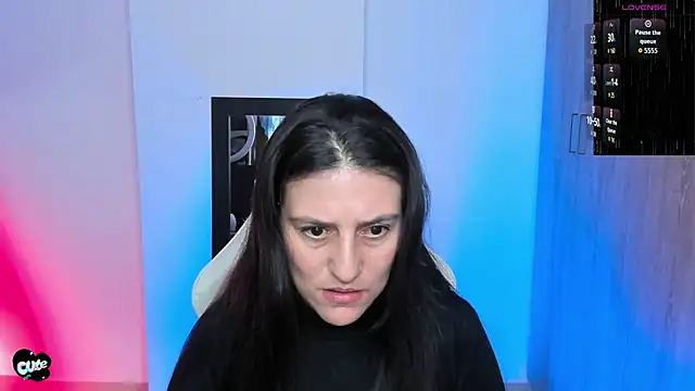 Snapshot of Saskyaa chatting on February 12, 2026, 2:56 pm Saskyaa online show from February 12, 2026, 2:56 pm