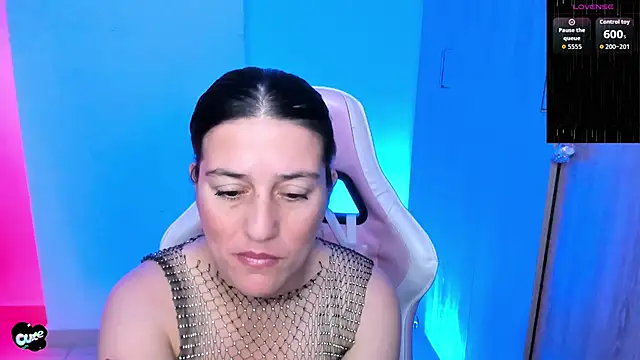 Snapshot of Saskyaa chatting on February 27, 2026, 3:56 pm Saskyaa online show from February 27, 2026, 3:56 pm