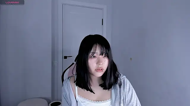 hee young11 online show from December 14, 2025, 6:56 pm