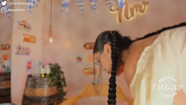 Snapshot of Nicolemorelli2 chatting on October 4, 2025, 12:25 pm Nicolemorelli2 online show from October 4, 2025, 12:25 pm