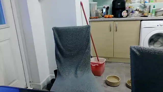 samanthasissieuk online show from January 8, 2026, 4:09 pm