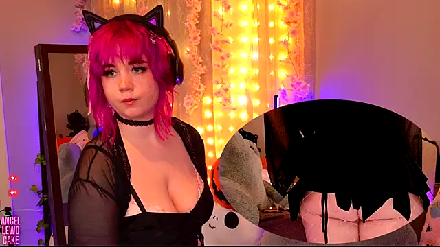 Snapshot of Angel-Lewd-Cake chatting on September 21, 2025, 3:19 am Angel-Lewd-Cake online show from September 21, 2025, 3:19 am