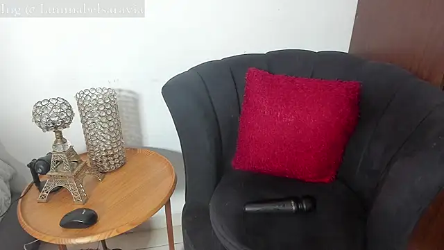 mabelsaravia online show from November 28, 2025, 6:32 pm