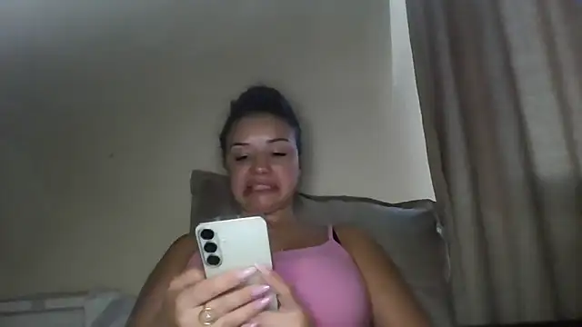 Snapshot of Linusya chatting on September 17, 2025, 3:24 pm Linusya online show from September 17, 2025, 3:24 pm