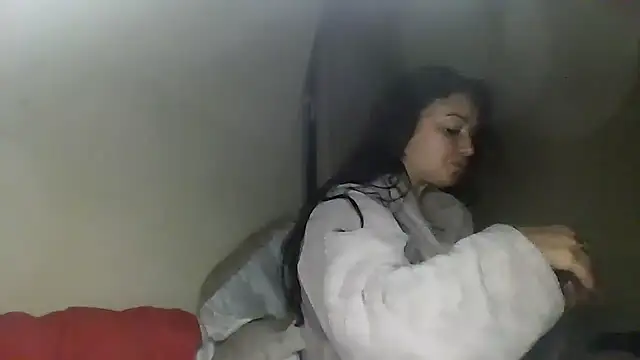 Snapshot of Linusya chatting on September 21, 2025, 5:47 pm Linusya online show from September 21, 2025, 5:47 pm