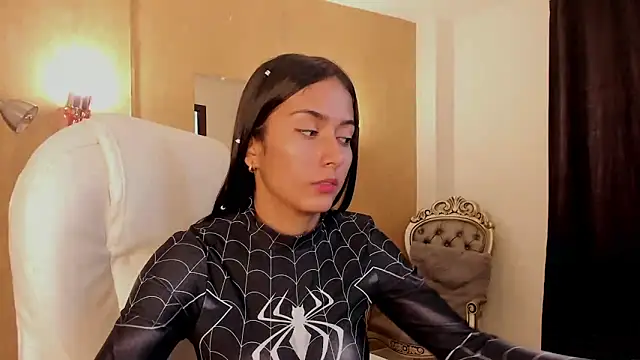 Snapshot of your_khloe chatting on February 10, 2025, 5:30 pm your khloe online show from February 10, 2025, 5:30 pm