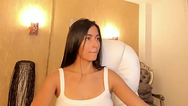 Snapshot of your_khloe chatting on February 22, 2025, 5:02 pm your khloe online show from February 22, 2025, 5:02 pm