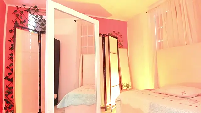 Snapshot of your_khloe chatting on October 22, 2025, 12:38 pm your khloe online show from October 22, 2025, 12:38 pm