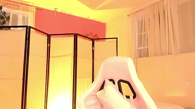 Snapshot of your_khloe chatting on October 23, 2025, 1:10 pm your khloe online show from October 23, 2025, 1:10 pm