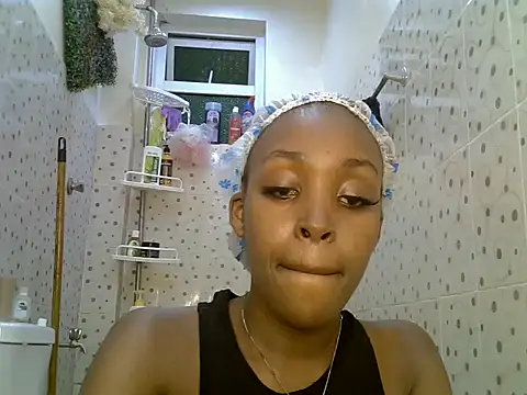 coco-bela online show from September 22, 2025, 4:31 pm