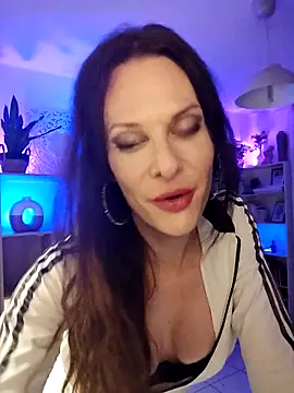 Luna Kitanna online show from March 21, 2025, 5:00 am