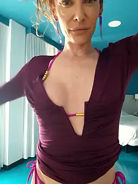 Luna Kitanna online show from April 25, 2026, 12:30 pm