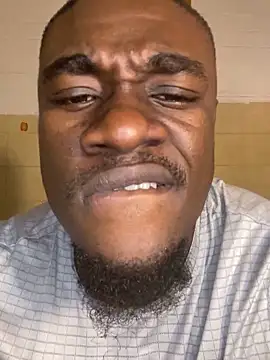 Snapshot of Pinepool21 chatting on October 9, 2025, 4:05 pm Pinepool21 online show from October 9, 2025, 4:05 pm