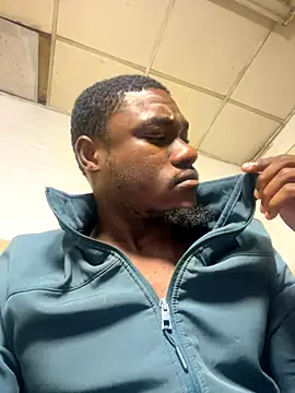 Pinepool21 online show from November 6, 2025, 11:37 pm