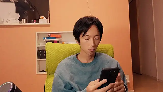 freeeeeessssss111 online show from November 10, 2025, 3:27 am