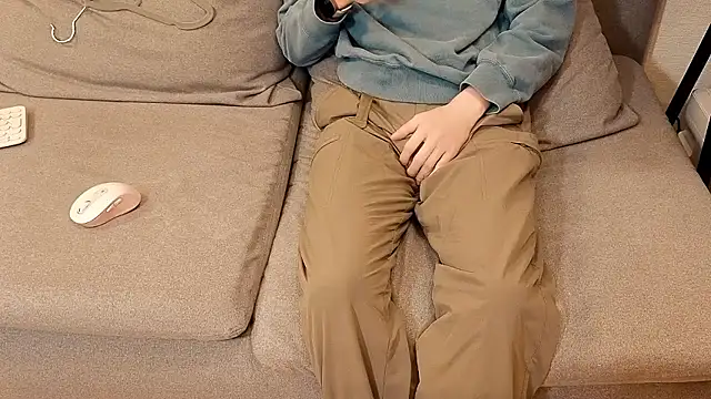 freeeeeessssss111 online show from February 17, 2026, 8:33 am