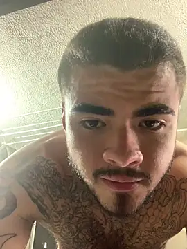 Snapshot of innsolemnia chatting on February 3, 2025, 4:10 pm innsolemnia online show from February 3, 2025, 4:10 pm