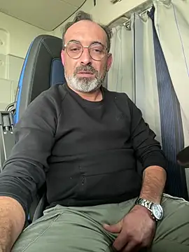 Snapshot of dzhakar chatting on November 4, 2025, 12:15 pm dzhakar online show from November 4, 2025, 12:15 pm