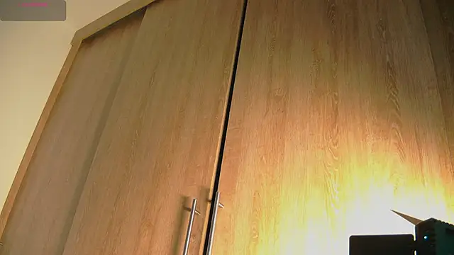 aidaadams online show from October 17, 2025, 11:46 am