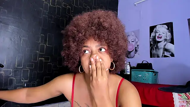 Alika01 online show from February 14, 2025, 8:05 pm