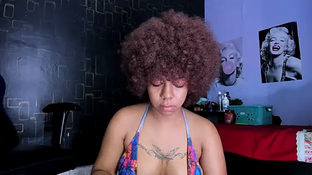 Alika01 online show from February 15, 2025, 1:16 pm