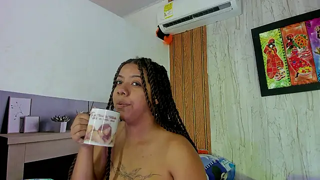 Alika01 online show from April 28, 2026, 1:38 pm