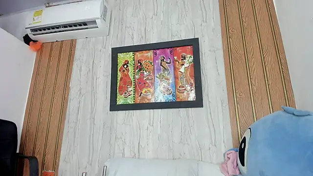 Alika01 online show from June 19, 2026, 1:59 pm
