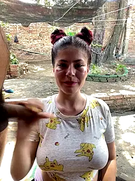 Snapshot of Hotnightsexxx chatting on October 15, 2025, 5:35 pm Hotnightsexxx online show from October 15, 2025, 5:35 pm