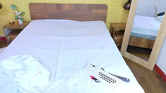 Snapshot of Mrs_booty chatting on October 7, 2025, 2:14 pm Mrs booty online show from October 7, 2025, 2:14 pm